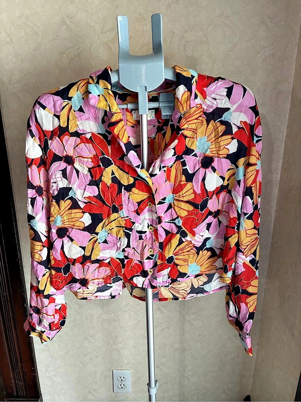 Maeve Floral Button Front Top in Pink & Red Like New